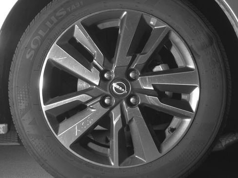 Used 2025 Nissan Versa SV FWD image 13
