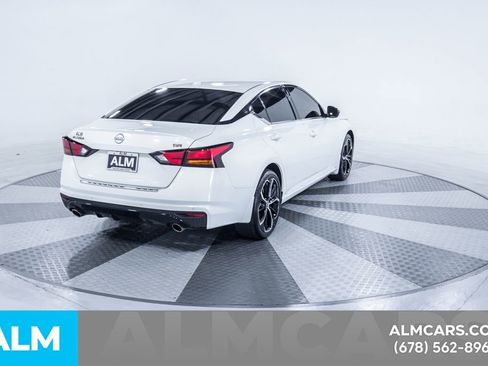 Used 2023 Nissan Altima 2.5 SR w/ SR Premium Package image 10
