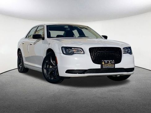Used 2023 Chrysler 300 Touring w/ Sport Appearance Package image 2