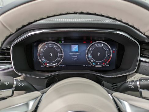 Used 2025 Jaguar F-PACE R-Dynamic S image 16