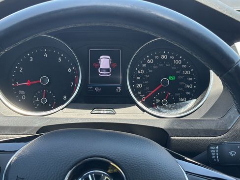 Used 2021 Volkswagen Tiguan SE R-Line FWD image 18