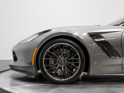 Used 2015 Chevrolet Corvette Z06 w/ 3LZ Preferred Equipment Group image 32