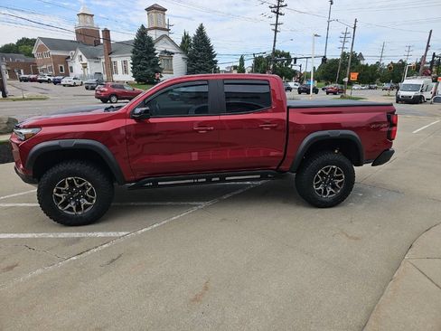 Used 2024 Chevrolet Colorado ZR2 AWD/4WD image 12