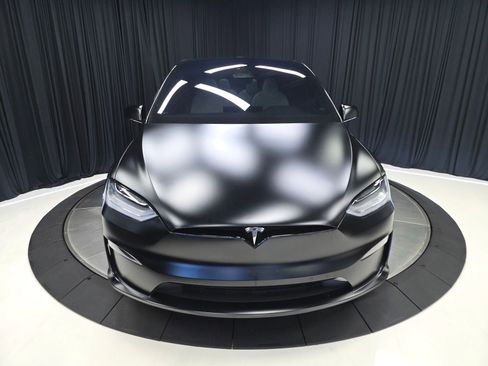 Used 2022 Tesla Model X Plaid image 8