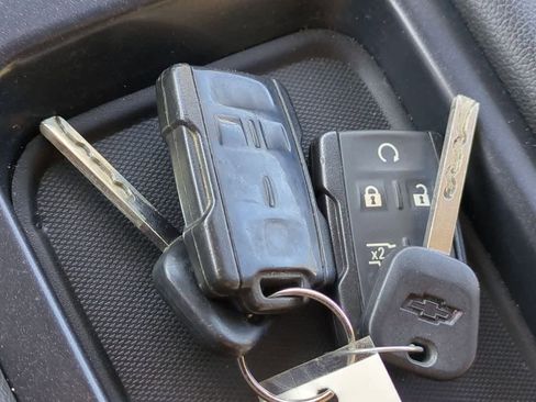 Used 2017 Chevrolet Suburban LS image 32