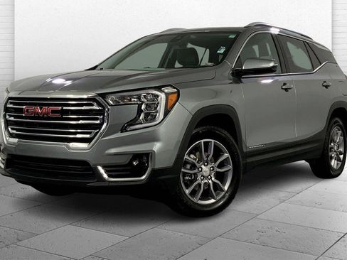 Used 2023 GMC Terrain SLT AWD/4WD image 13