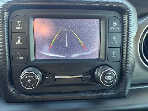 Used 2019 Jeep Wrangler Unlimited Sport AWD/4WD image 10