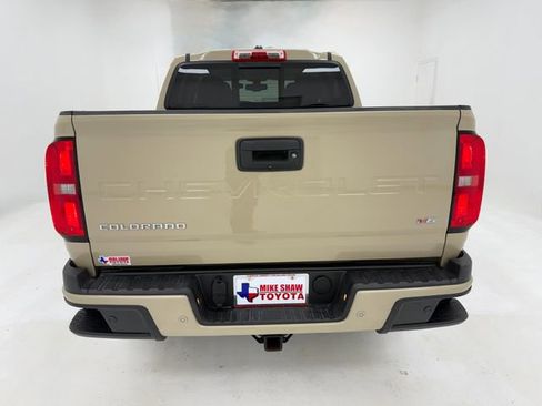 Used 2022 Chevrolet Colorado Z71 AWD/4WD image 39