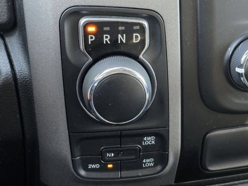 Used 2017 RAM 1500 Express AWD/4WD image 11