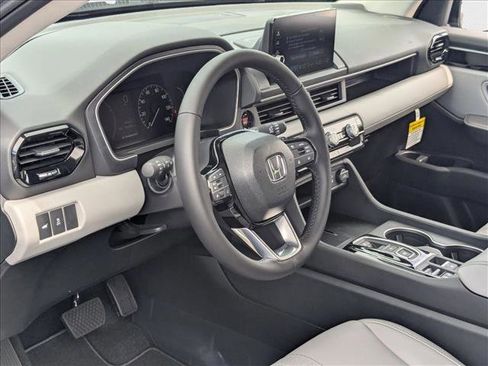 New 2025 Honda Pilot EX-L image 3