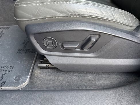 Used 2019 Audi Q8 Premium w/ Convenience Package image 32