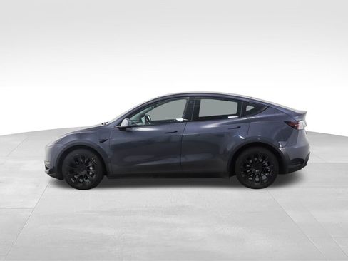 Used 2021 Tesla Model Y Long Range image 2