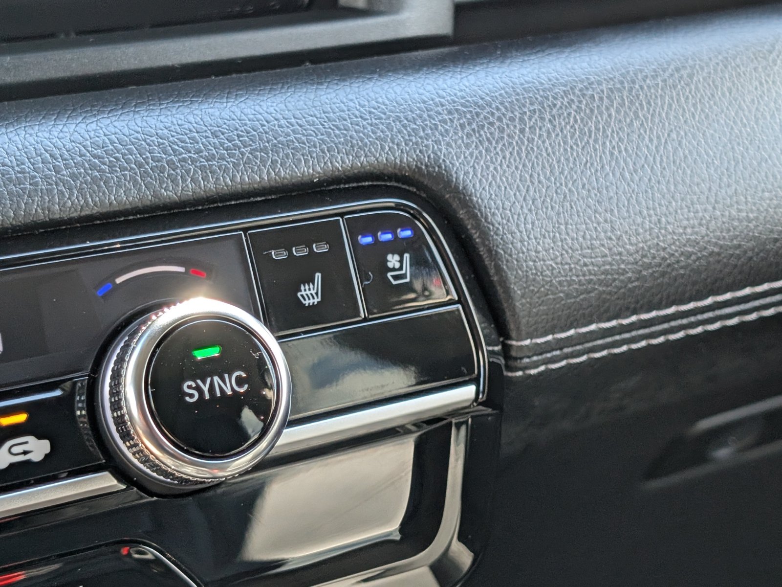 Certified 2024 Honda Pilot Elite image 17