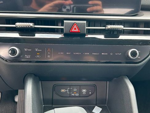 New 2026 Kia Sportage SX image 18