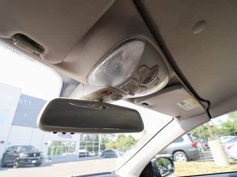 Used 2011 Mercedes-Benz SL 550 image 52