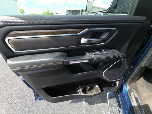 Used 2019 RAM 1500 Laramie AWD/4WD image 11