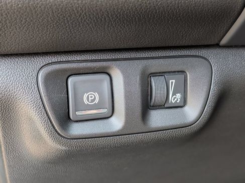 Used 2023 GMC Acadia SLT AWD/4WD image 14