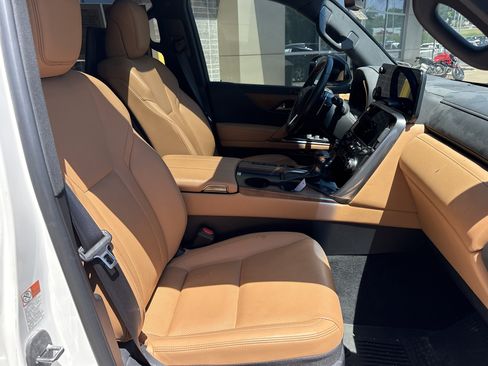 Used 2023 Lexus LX 600 4WD w/ Appearance Package image 34