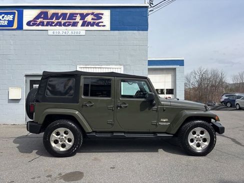 Used 2015 Jeep Wrangler Unlimited Sahara w/ Connectivity Group image 5