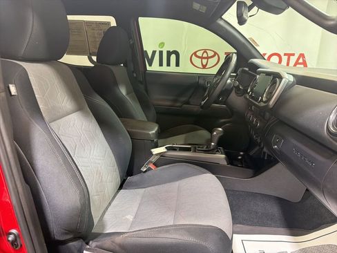 Used 2023 Toyota Tacoma TRD Off-Road image 12