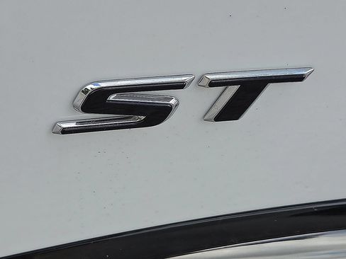 New 2026 Buick Envision Sport Touring AWD/4WD image 8