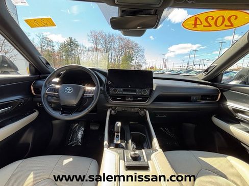 Used 2024 Toyota Grand Highlander AWD Hybrid image 14
