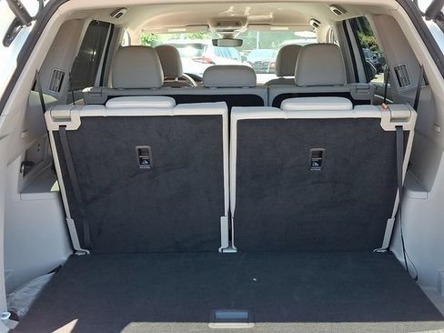 Used 2025 Volkswagen Atlas SE AWD/4WD image 29