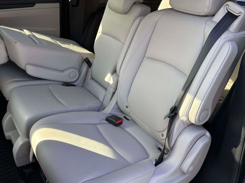Certified 2025 Honda Odyssey EX-L image 17