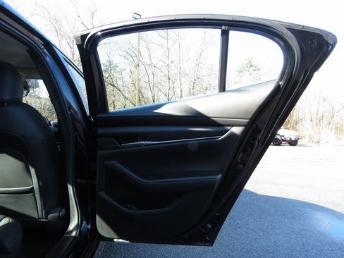 Used 2020 MAZDA MAZDA3 Sedan w/ Select Package image 16