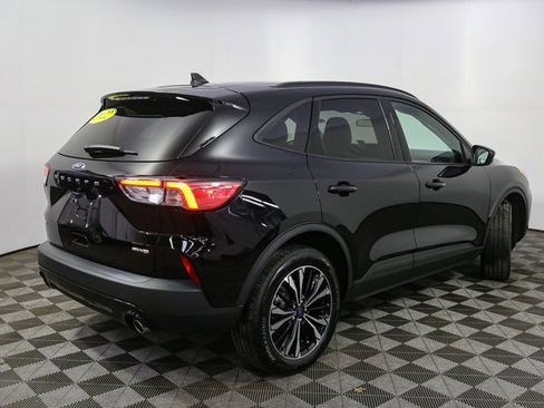 Used 2022 Ford Escape SE w/ SE Sport Appearance Package image 13