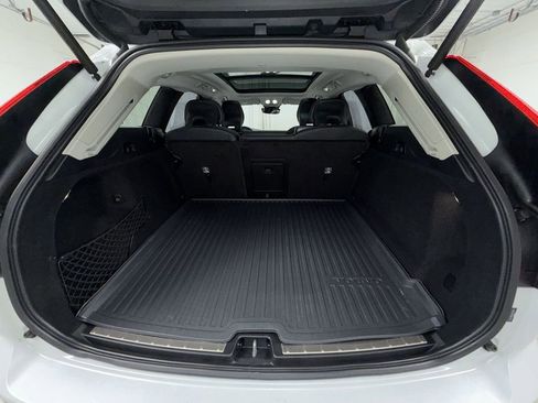 Used 2023 Volvo XC60 B5 Ultimate w/ Climate Package image 16