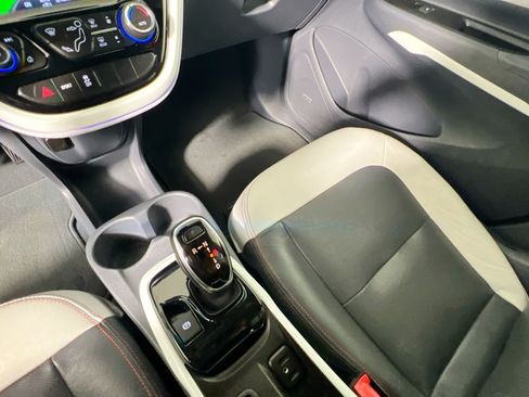 Used 2021 Chevrolet Bolt Premier w/ Infotainment Package FWD image 25