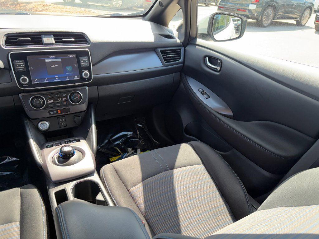 Used 2025 Nissan Leaf S FWD image 22