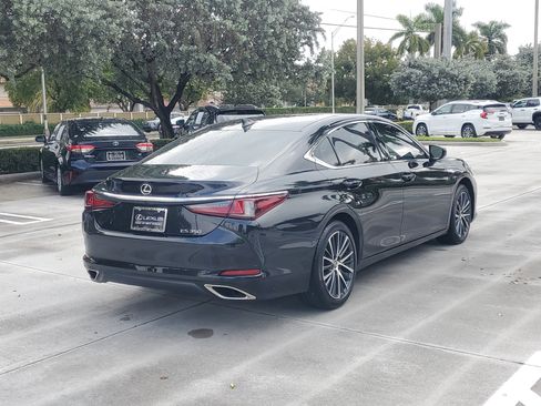 Used 2024 Lexus ES 350 w/ Premium Package image 9