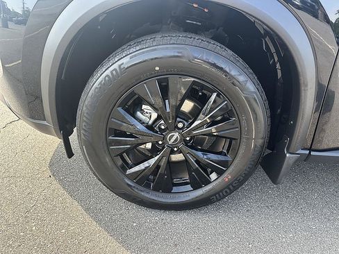 Certified 2023 Nissan Rogue SV w/ SV Premium B Package FWD image 9
