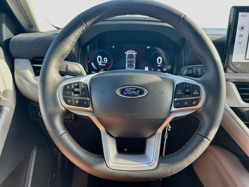 New 2026 Ford Explorer Active RWD image 7