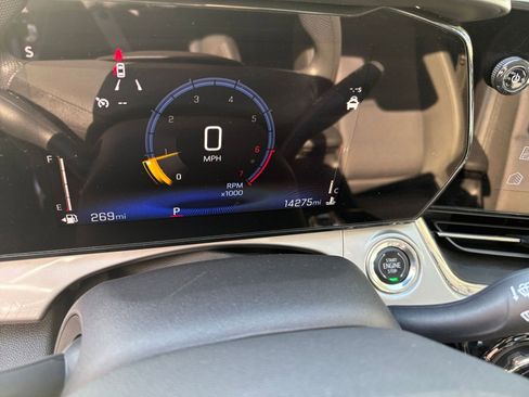 Used 2025 Chevrolet Trax LT image 34