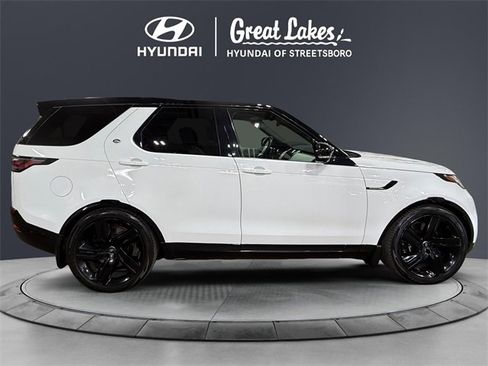 Used 2023 Land Rover Discovery Metropolitan Edition image 6