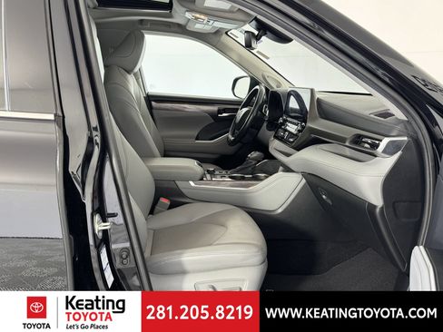 Used 2021 Toyota Highlander Limited AWD/4WD image 21