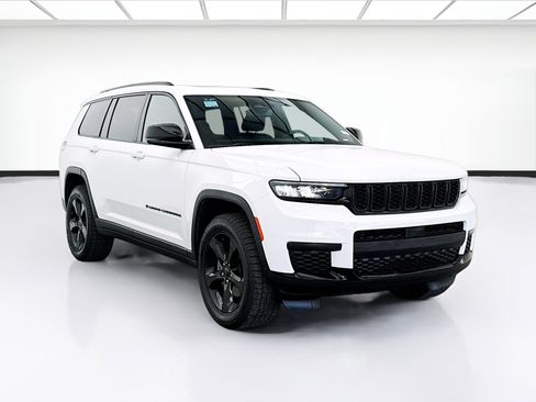 Used 2024 Jeep Grand Cherokee L Altitude AWD/4WD image 3