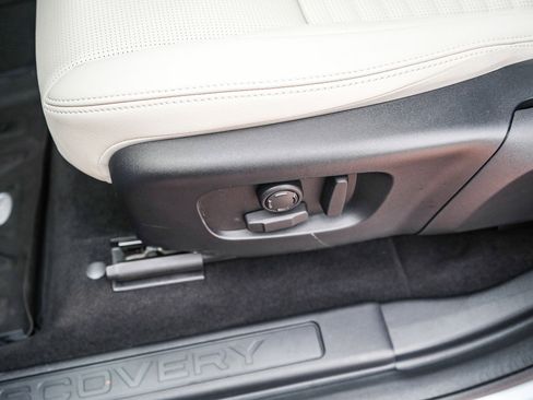 Certified 2025 Land Rover Discovery Sport S AWD/4WD image 24