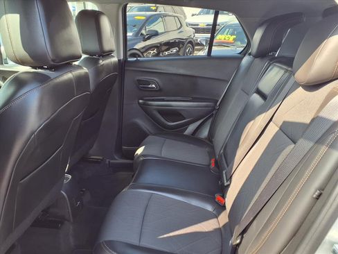 Used 2022 Chevrolet Trax LT w/ LT Convenience Package image 20