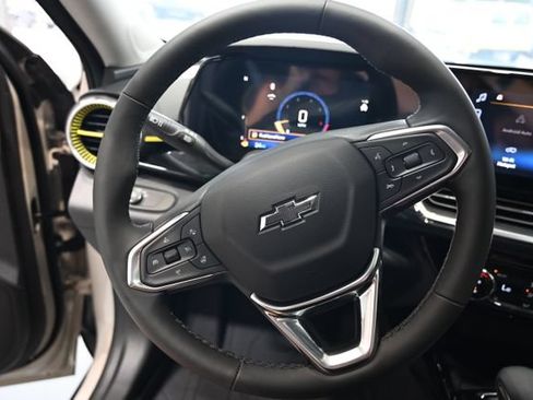 New 2026 Chevrolet Trax ACTIV w/ Sunroof Package FWD image 22