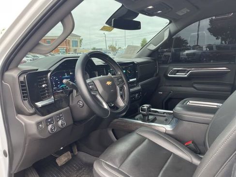 Used 2022 Chevrolet Silverado 1500 LTZ AWD/4WD image 6