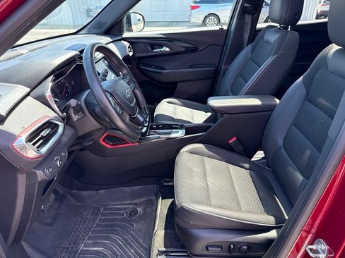 Used 2021 Chevrolet TrailBlazer RS w/ Sun and Liftgate Package FWD image 13