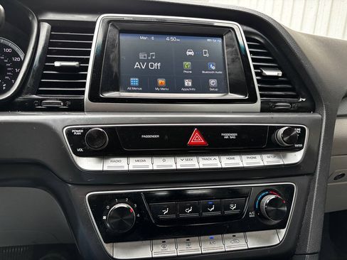 Used 2018 Hyundai Sonata SE FWD image 3