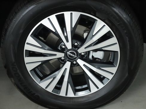 Certified 2023 Nissan Rogue SV w/ SV Premium B Package AWD/4WD image 10