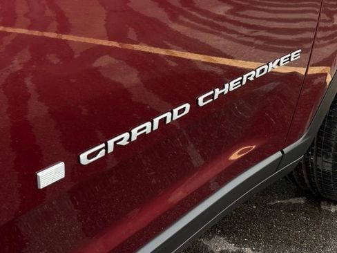 Used 2024 Jeep Grand Cherokee L Laredo w/ Trailer Tow Package AWD/4WD image 6