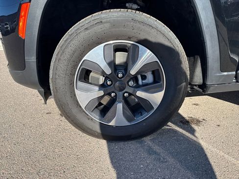 Used 2023 Jeep Grand Cherokee 4WD 4xe image 27