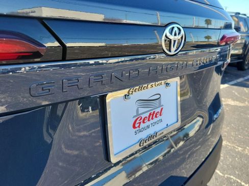 New 2026 Toyota Grand Highlander Platinum image 7